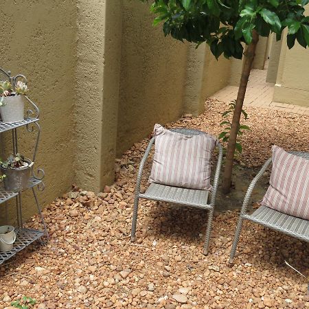 Beautiful Studio! Modern, Secure,Comfy Stay In Windhoek Golf Estate Exterior photo